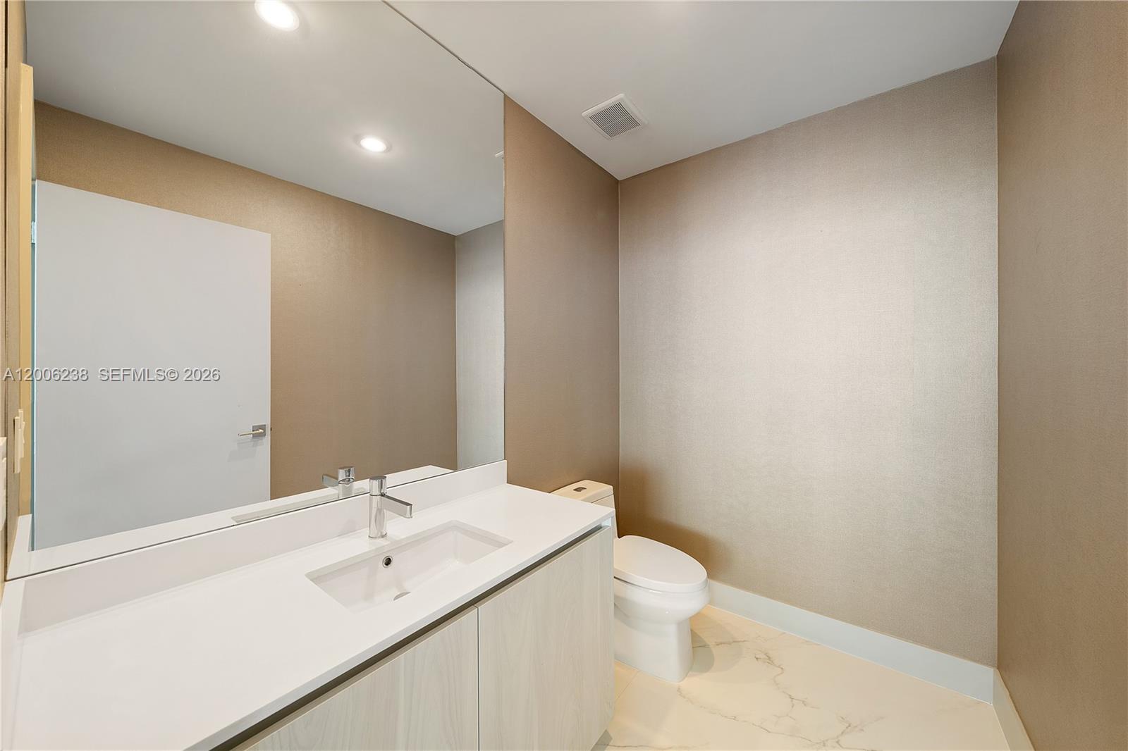 ONE PARAISO CONDO - Residential