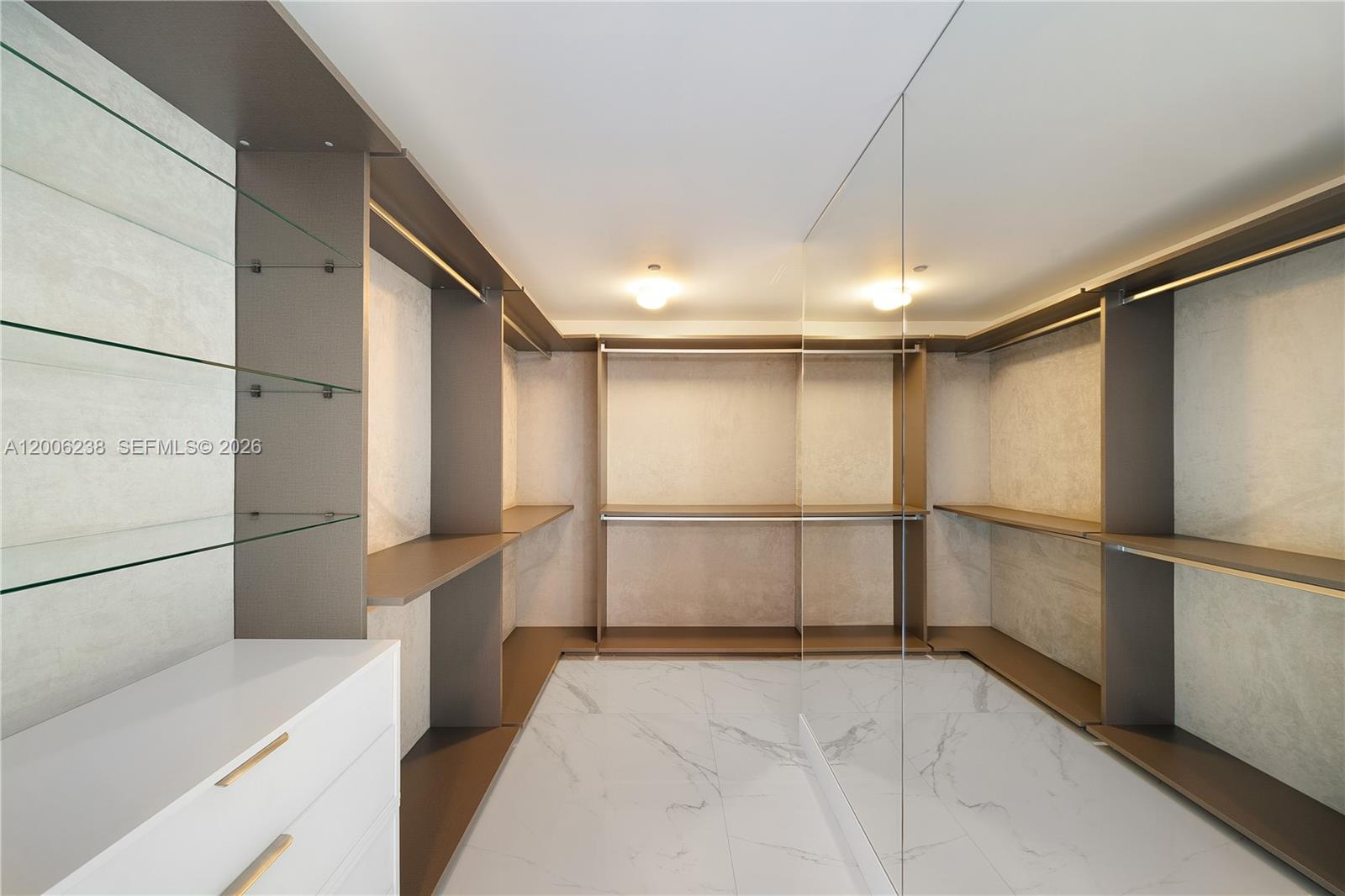 ONE PARAISO CONDO - Residential