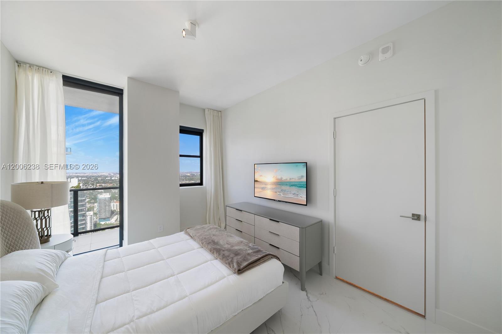 ONE PARAISO CONDO - Residential