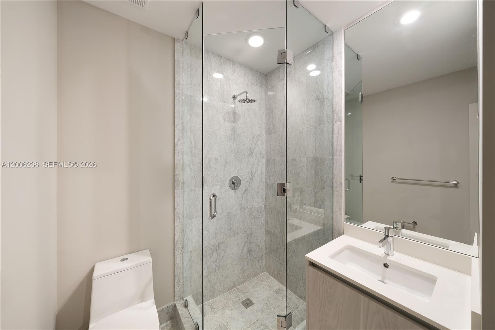 ONE PARAISO CONDO - Residential