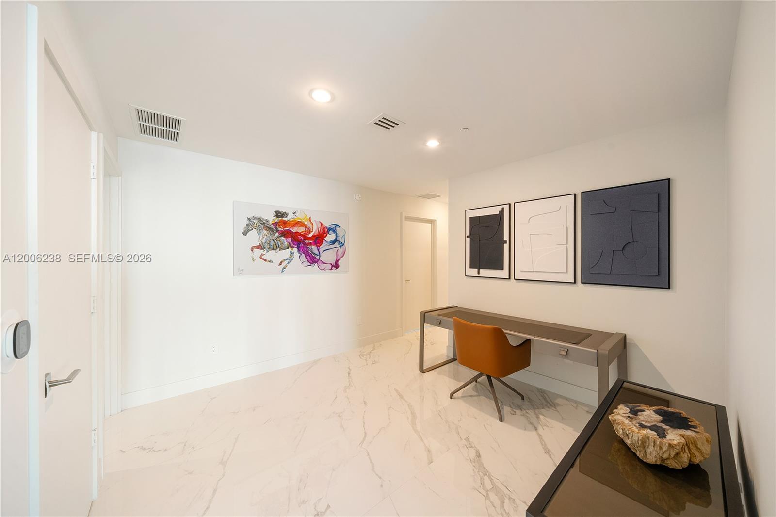 ONE PARAISO CONDO - Residential