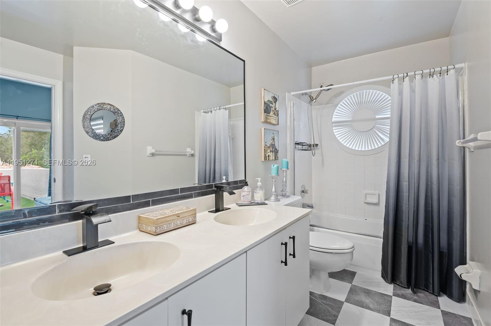 EMBASSY LAKES PHASE II - Residential