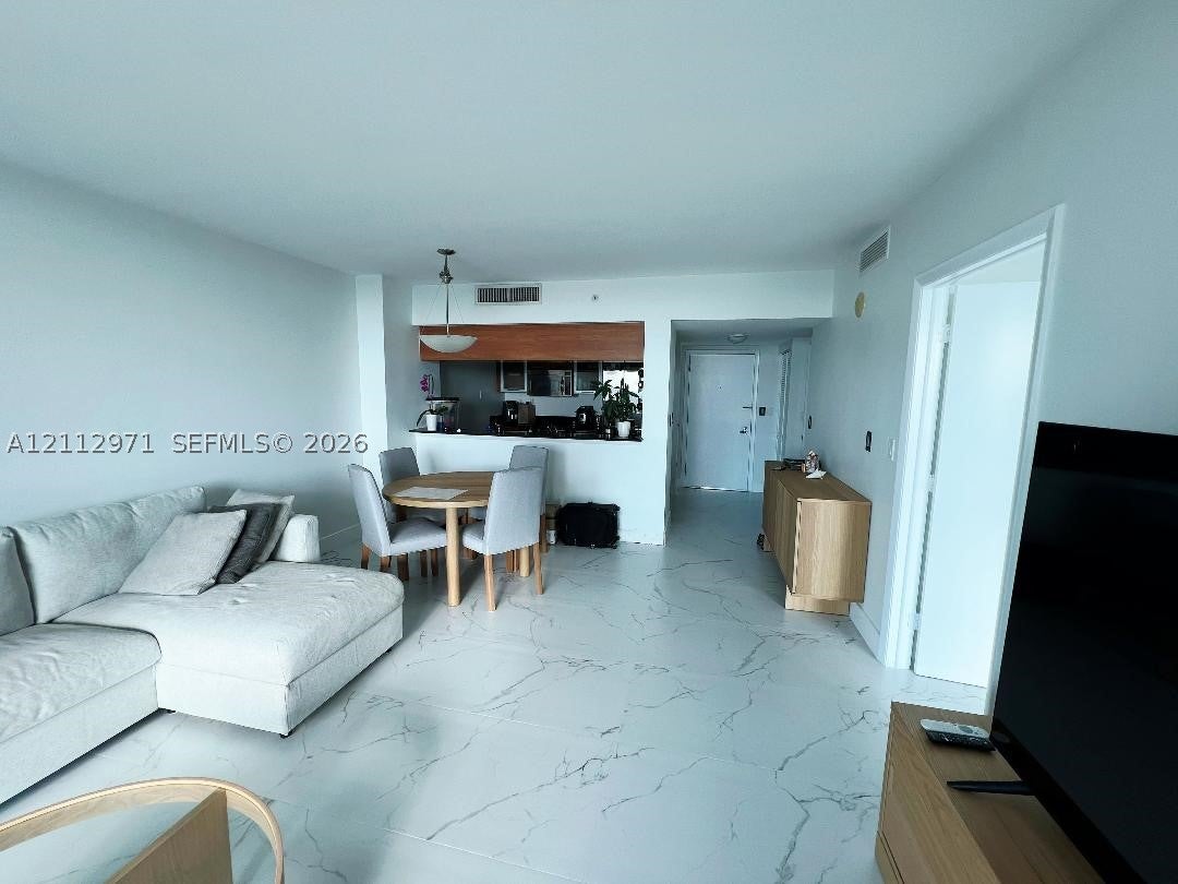 1800 N Bayshore Dr PH-4204