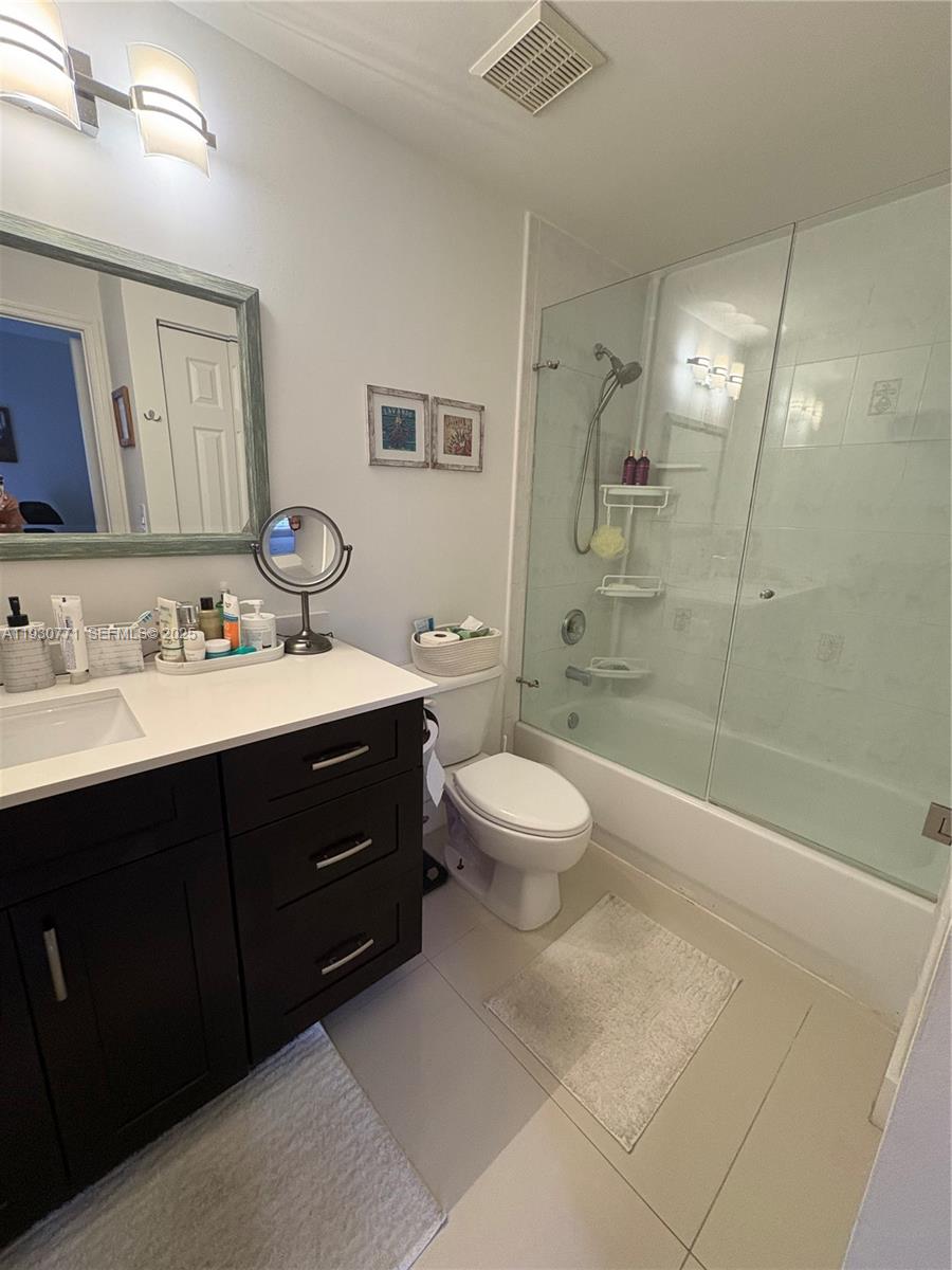 THE COURTS AT DORAL ISLES - Residential