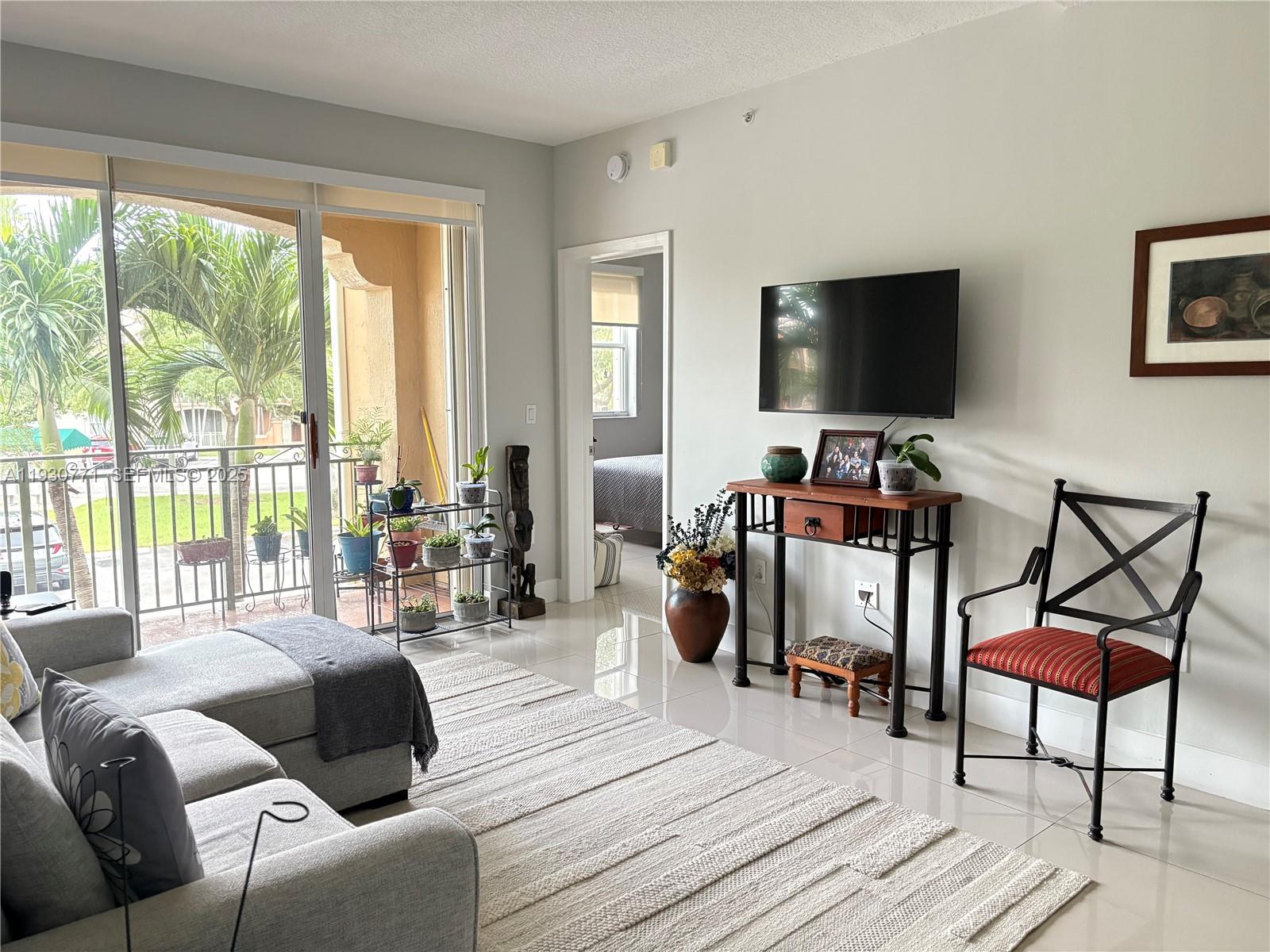 THE COURTS AT DORAL ISLES - Residential