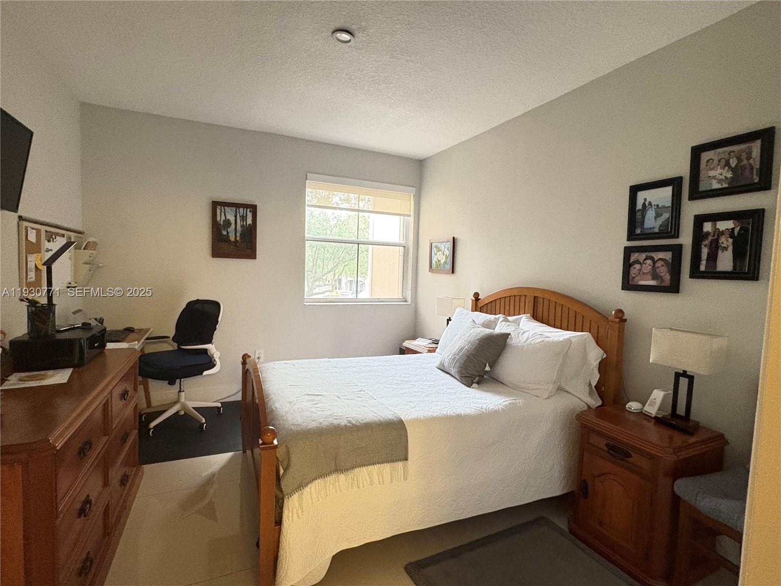 THE COURTS AT DORAL ISLES - Residential