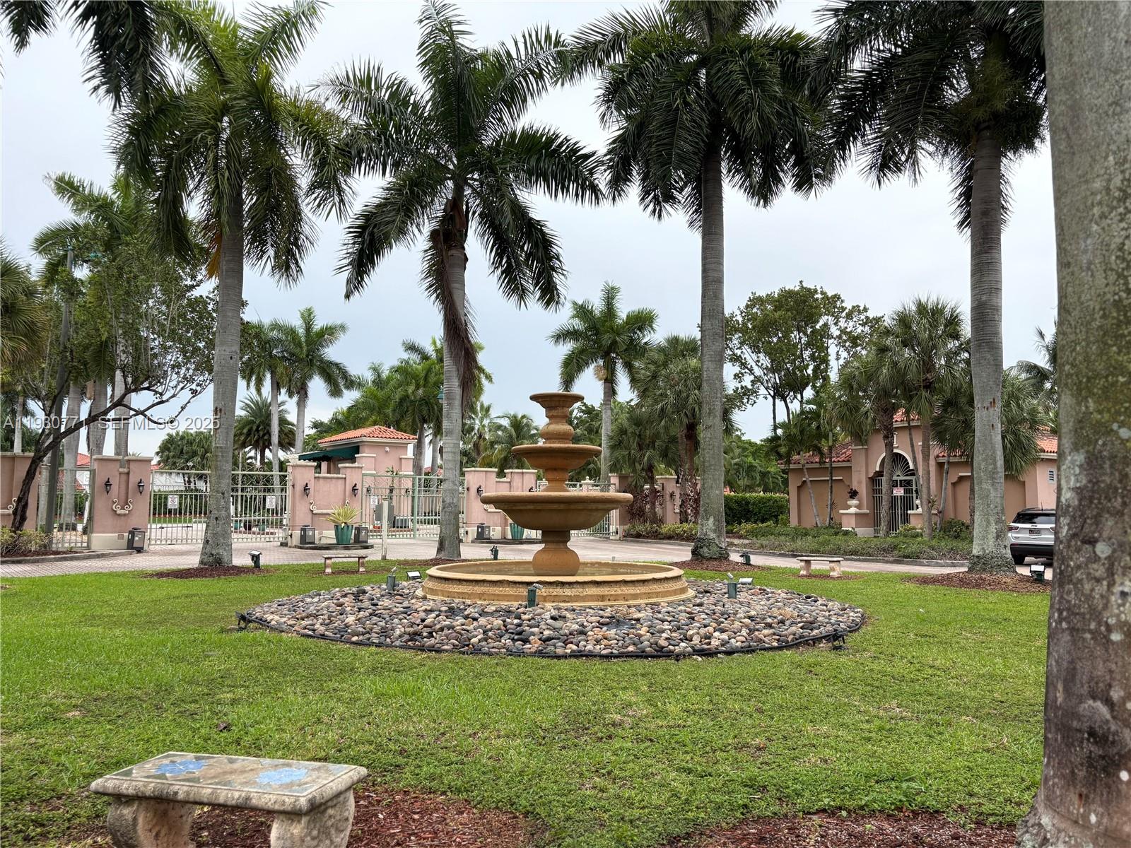 THE COURTS AT DORAL ISLES - Residential