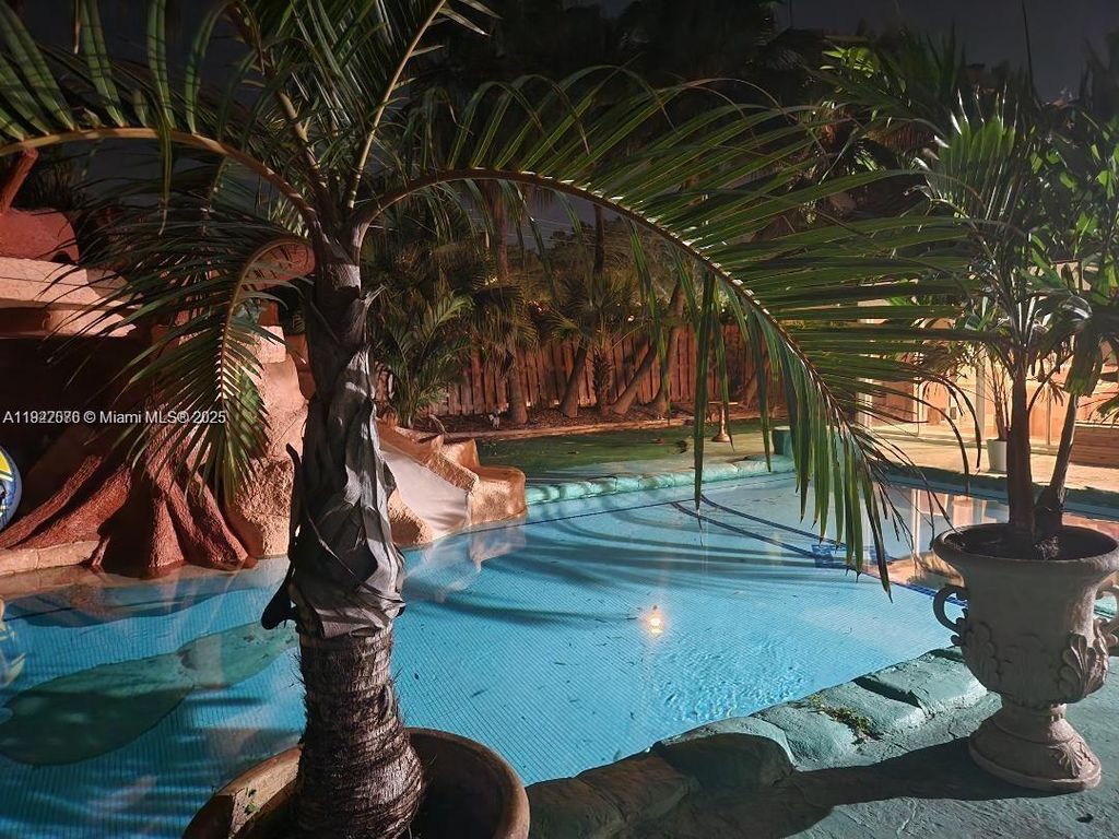 Photo of 2900 NW 25th Way, Boca Raton, FL 33434 (MLS # A11922076)