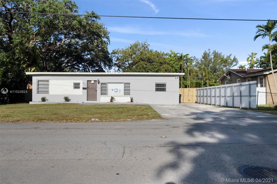 Welcome to this 3 bedroom, 2 bathroom home in the El Portal area. The bedrooms are spacious with ceiling fans and closets. A covered patio opens up to a large backyard with great hade coverage from mature trees. Check out this home for yourself! Pecan Real Estate does not advertise on Craigslist and will never ask you to wire money or request funds through a payment app on your mobile device.