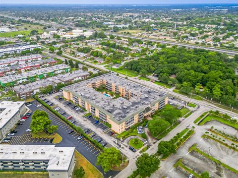 Condominium in Lauderdale Lakes FL 4848 24th Ct 19.jpg