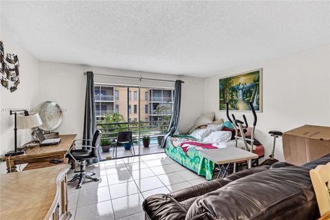 Condominium in Lauderdale Lakes FL 4848 24th Ct 4.jpg