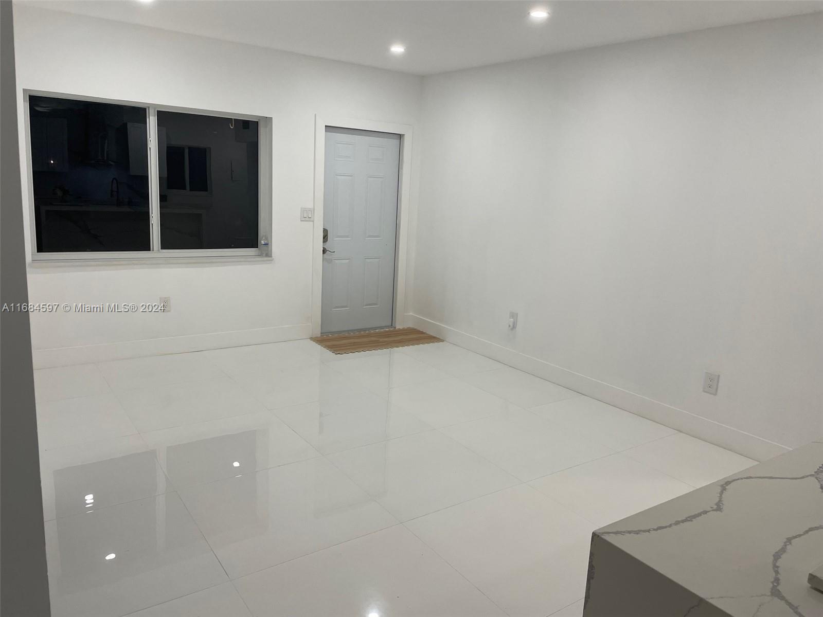 MARSEILLES CONDO - Residential