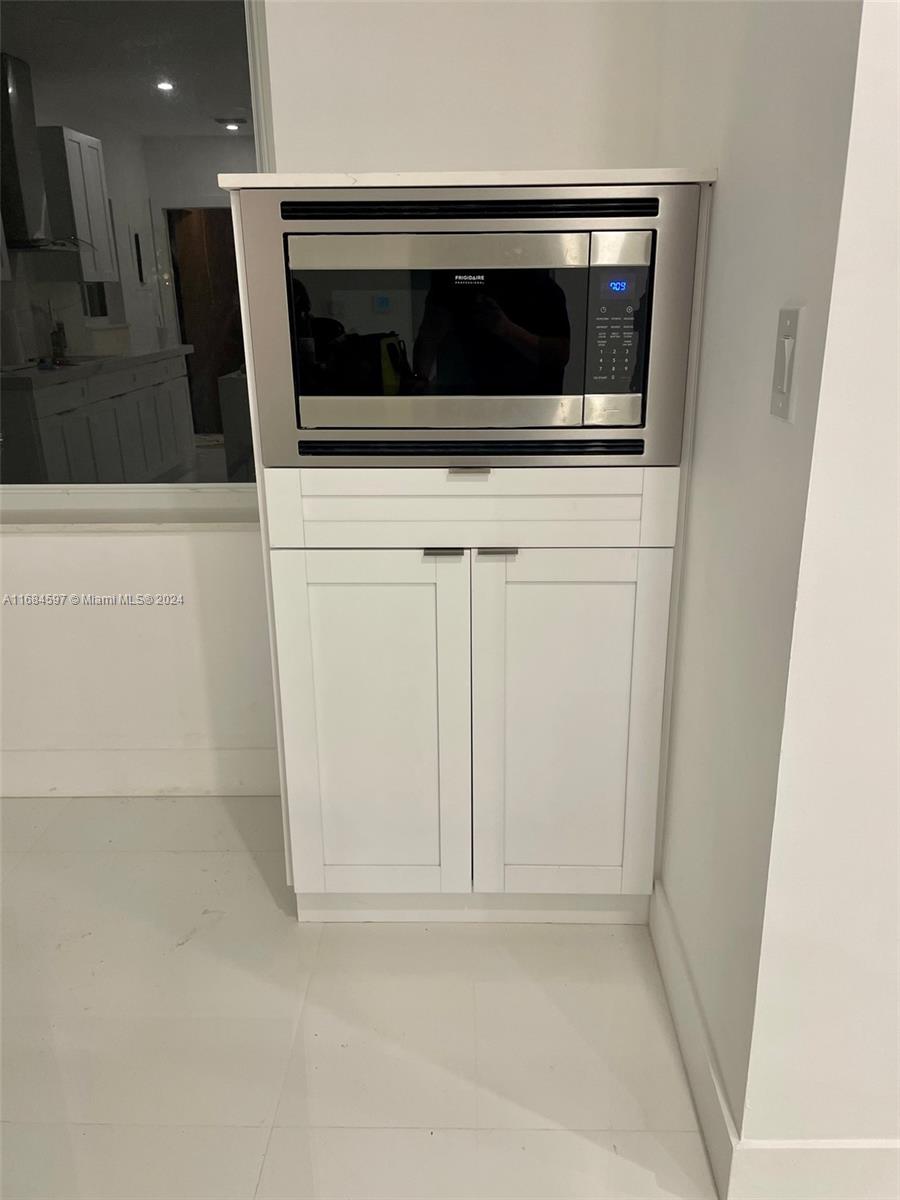MARSEILLES CONDO - Residential