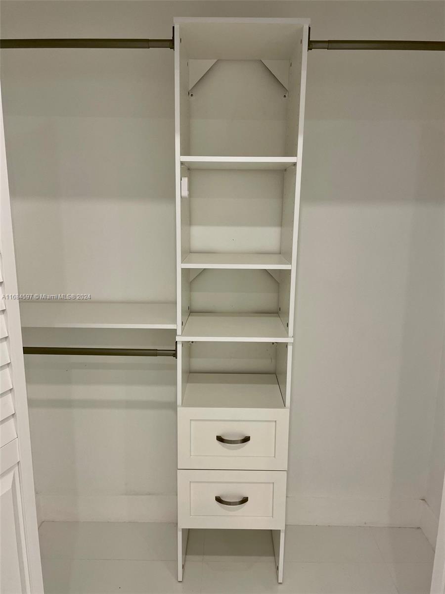 MARSEILLES CONDO - Residential