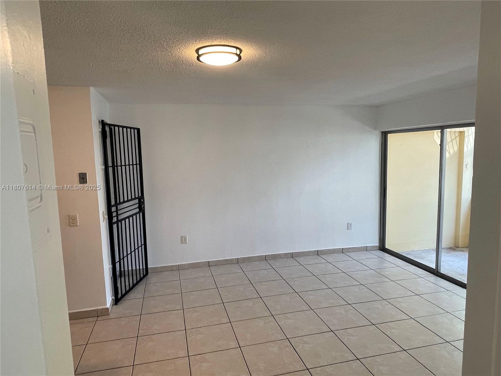 2385 SW 27th St 4