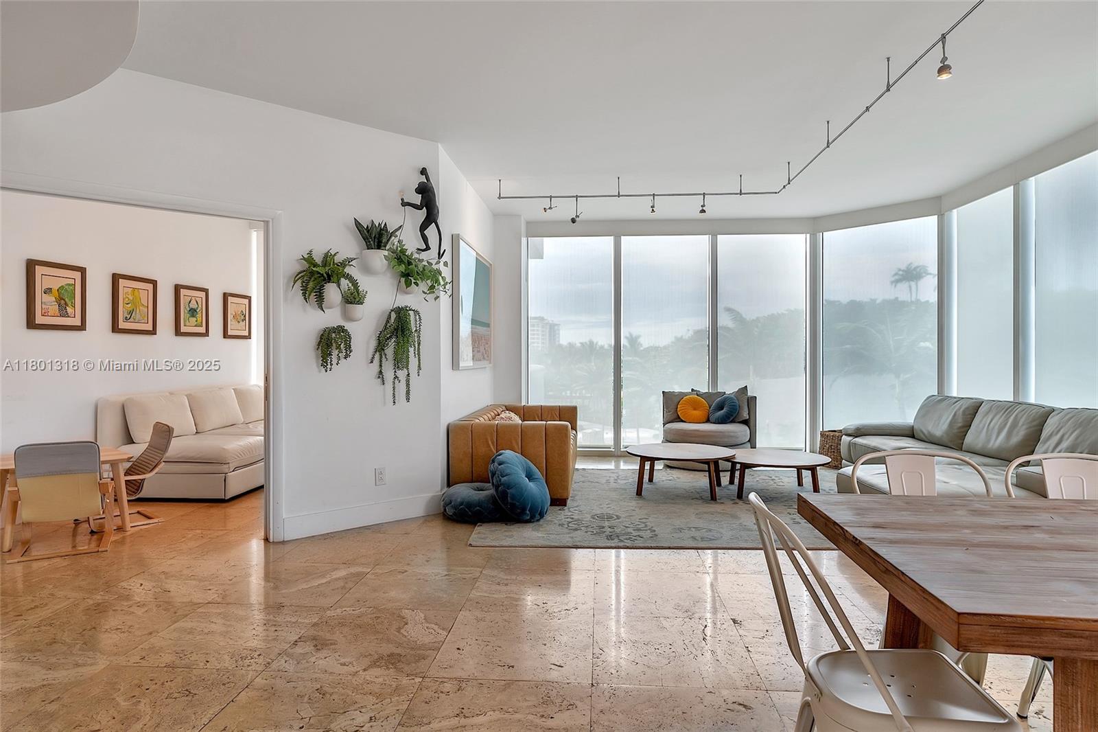 300 S Pointe Dr 403