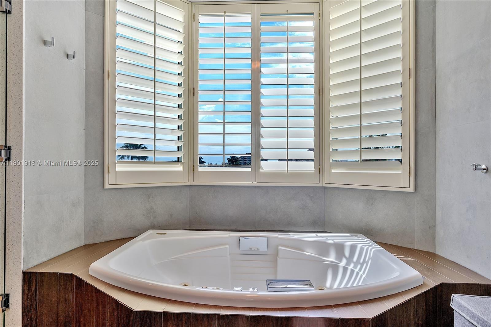 PORTOFINO TOWER CONDO - Residential Lease