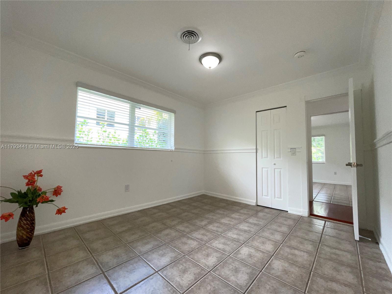 401 Savona Ave