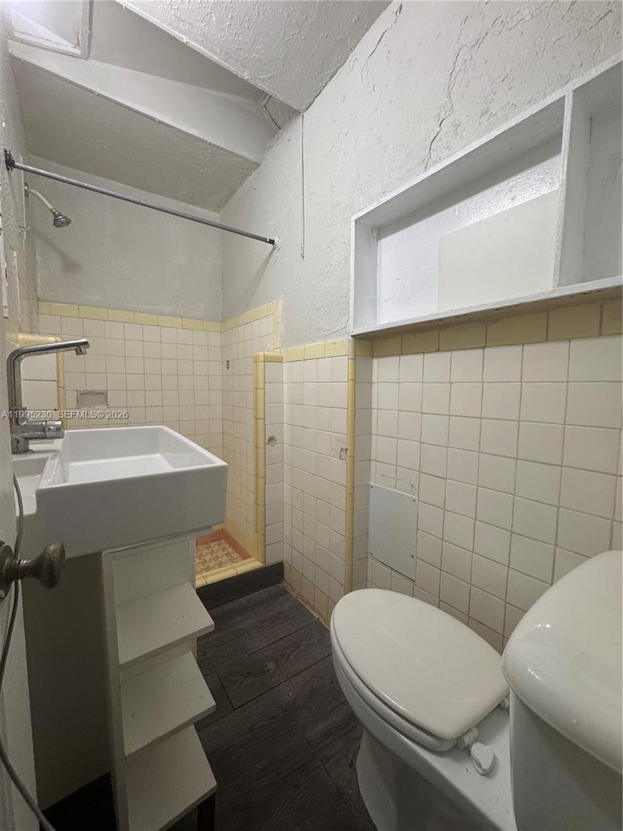 OHIO PARK - Residential Lease