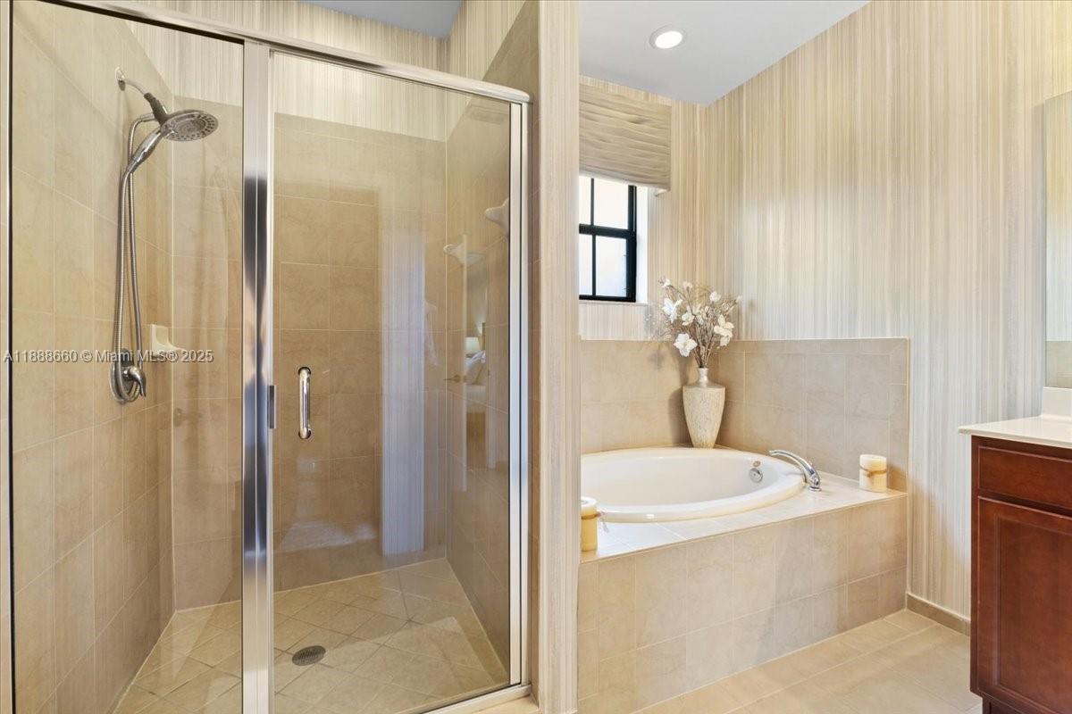 VENETIAN PARC WEST - Residential