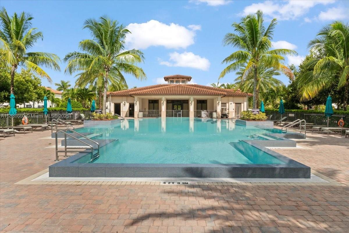 VENETIAN PARC WEST - Residential