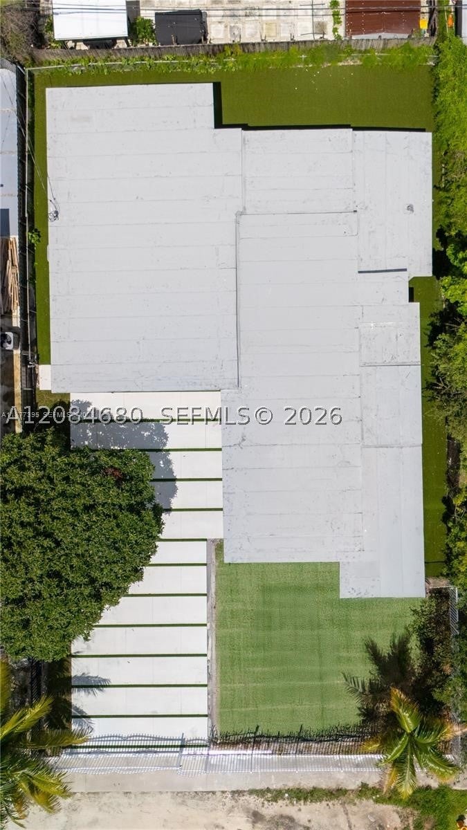 323 NW 104th Ter -