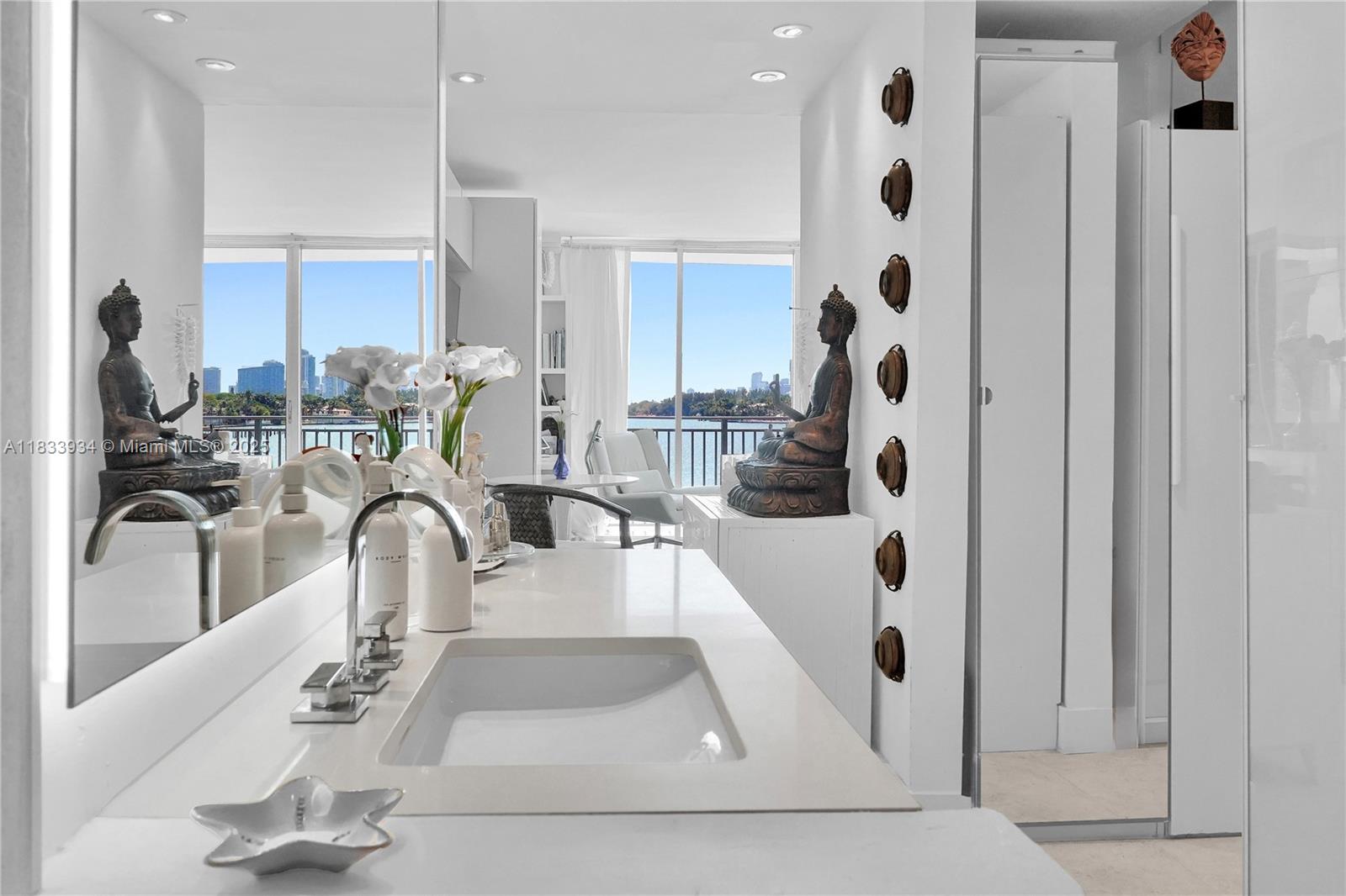 PALM BAY CONDOMINIUM - Residential