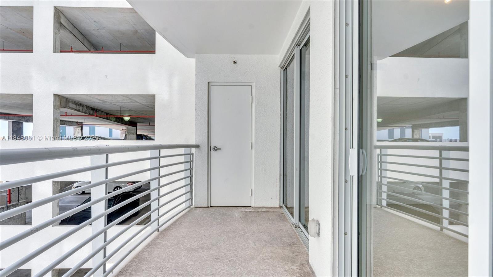 RADIUS CONDO - Residential