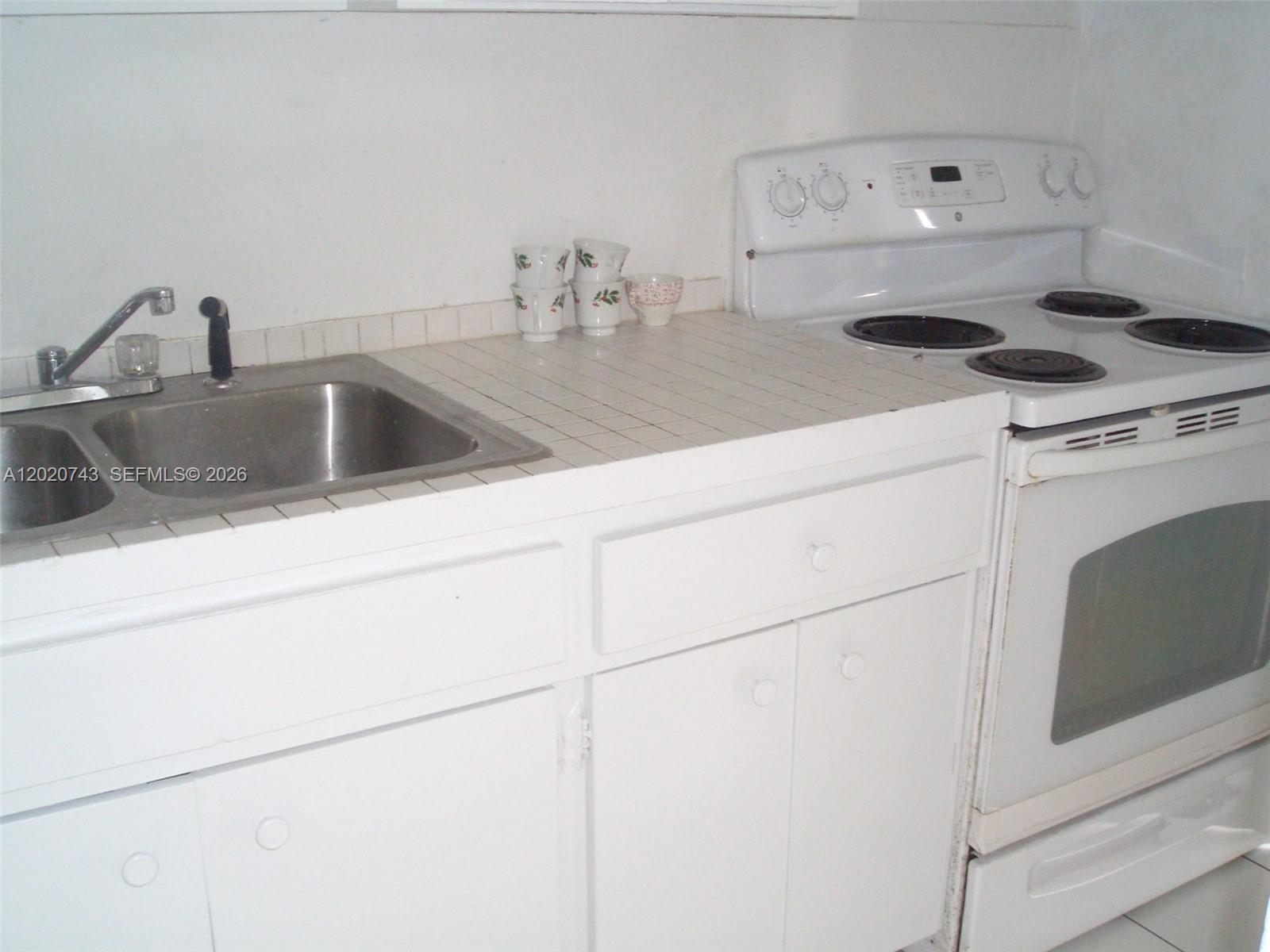 VILLAS AT CUTLER BAY COND - Residential