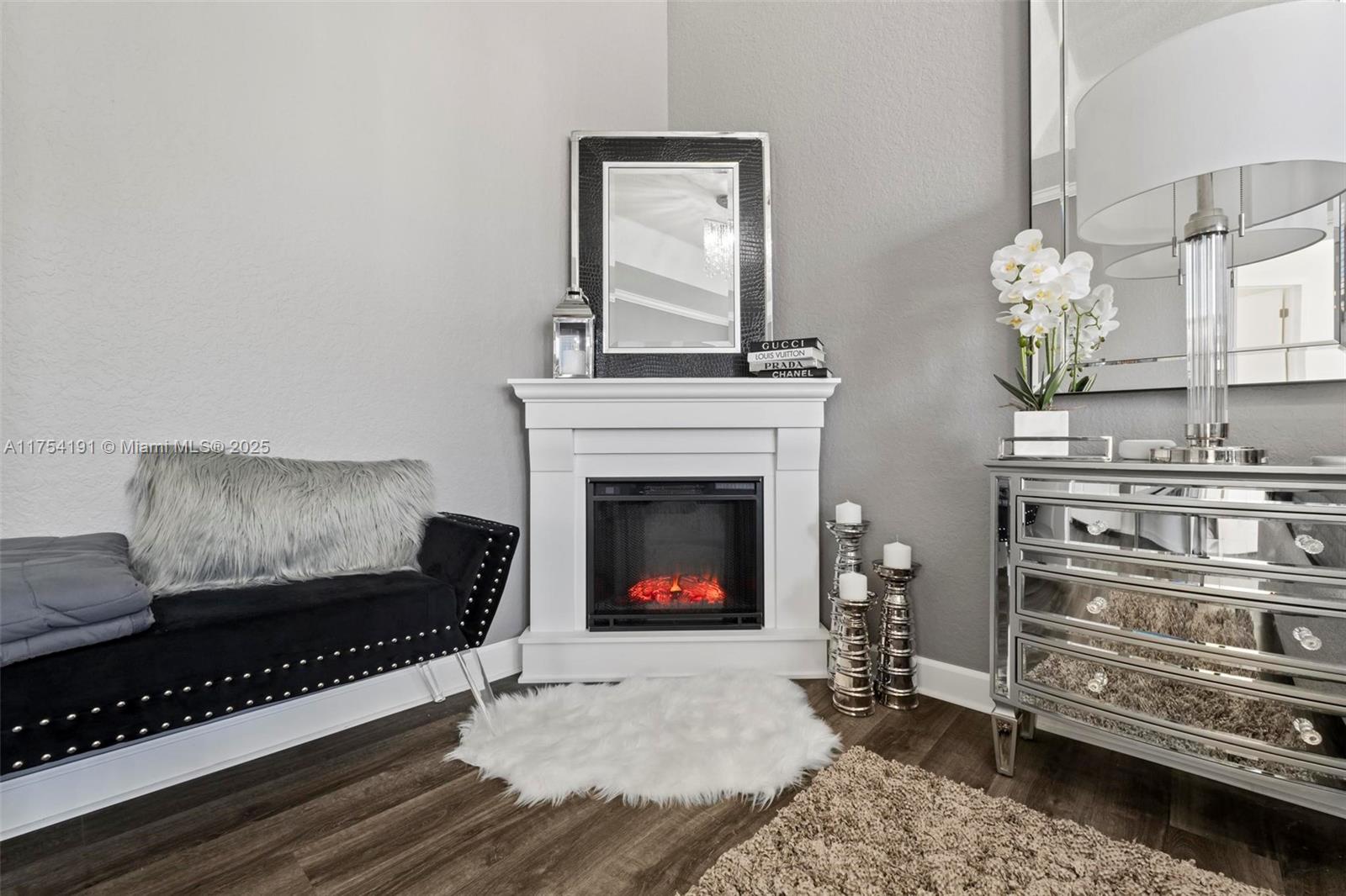 CRESTVIEW LAKES 1ST ADDN - Residential