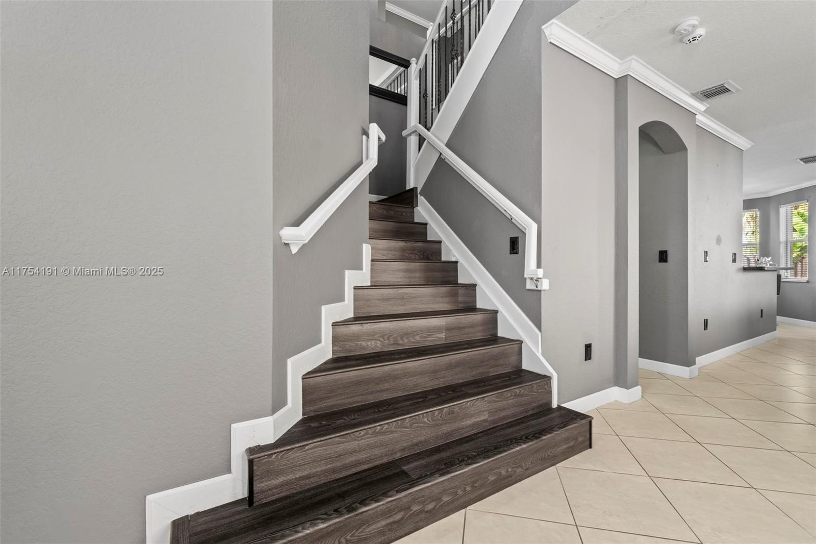 CRESTVIEW LAKES 1ST ADDN - Residential