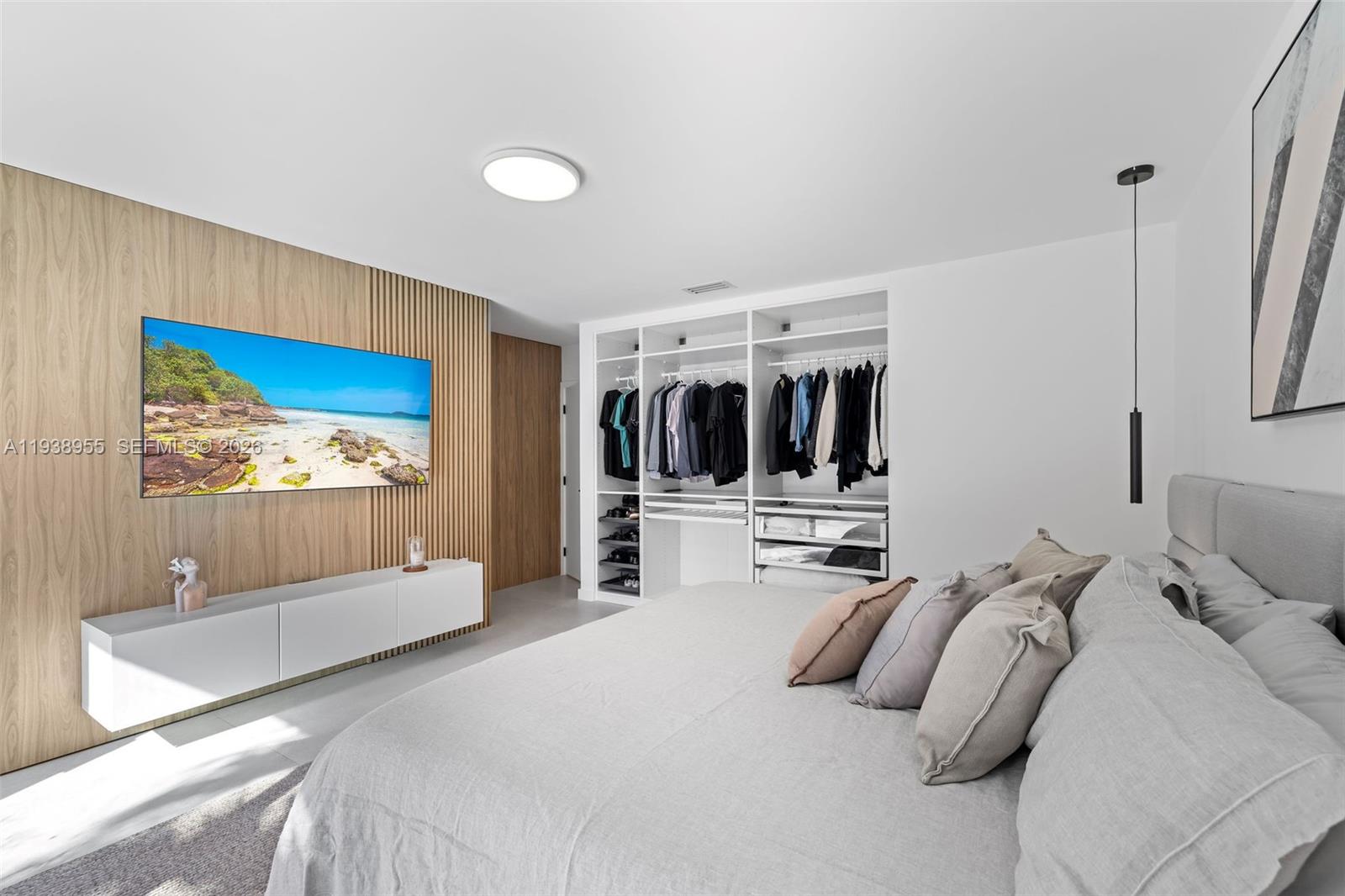 ROYAL OAKS - Residential