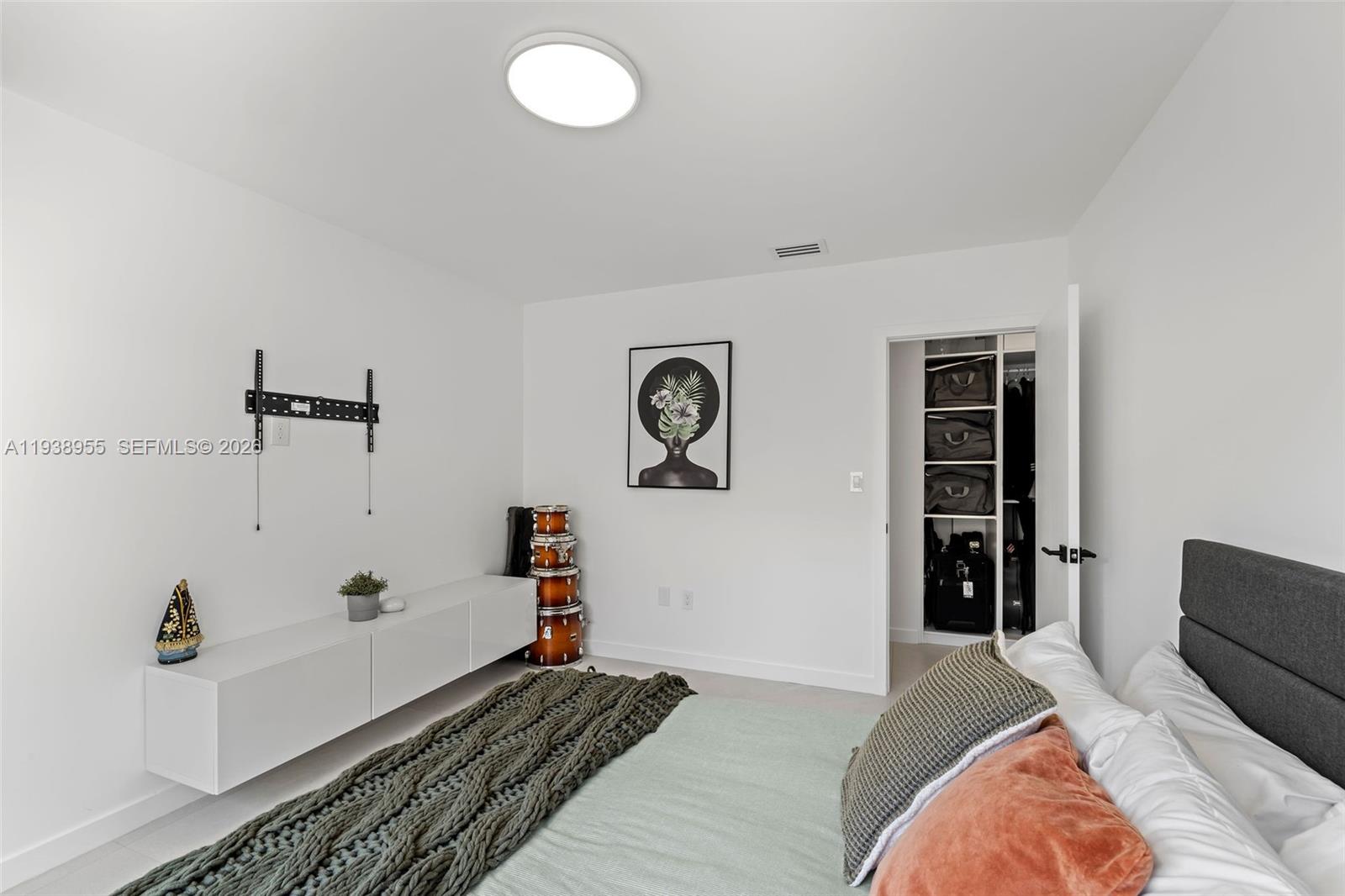 ROYAL OAKS - Residential