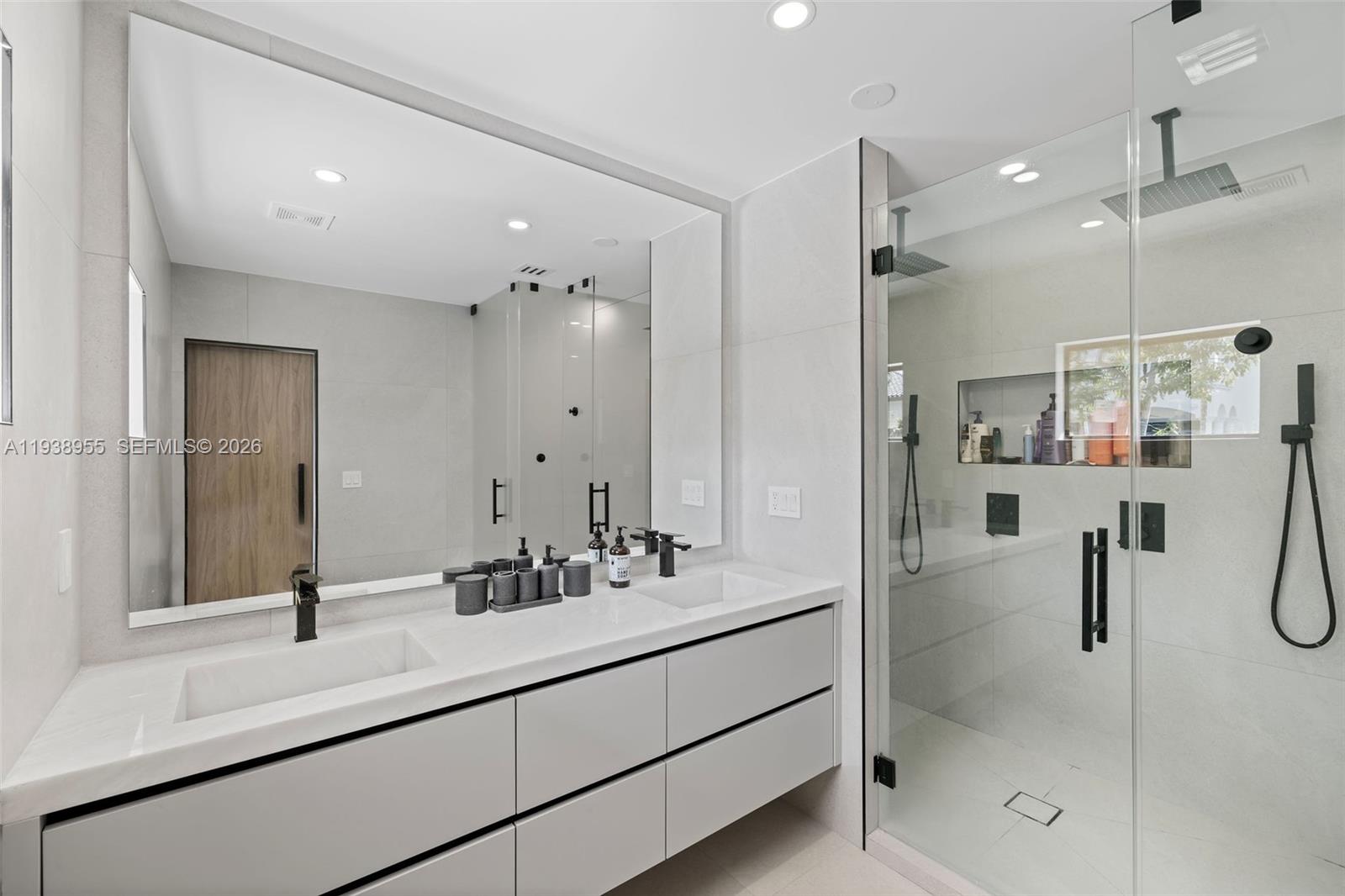 ROYAL OAKS - Residential