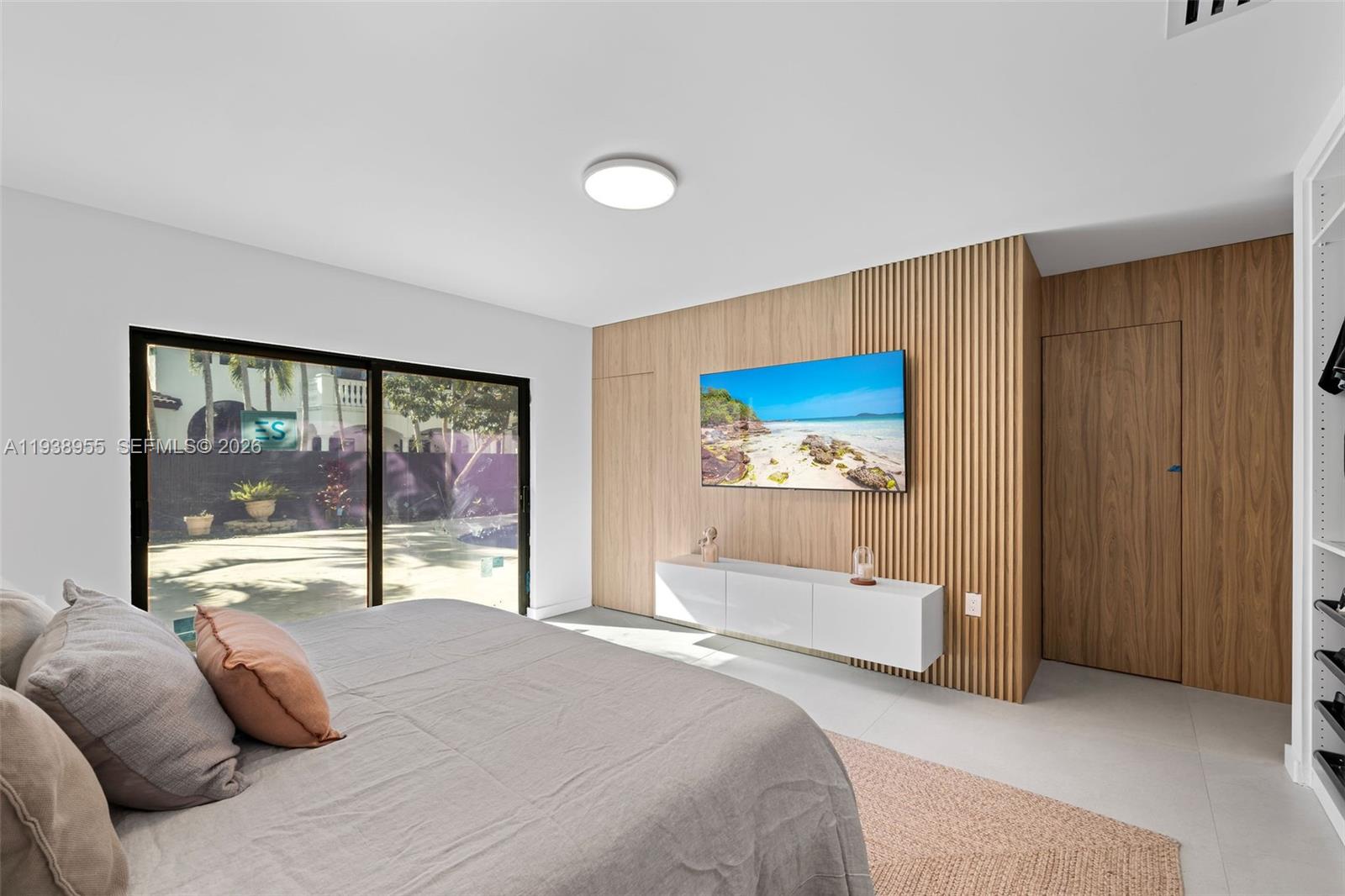 ROYAL OAKS - Residential