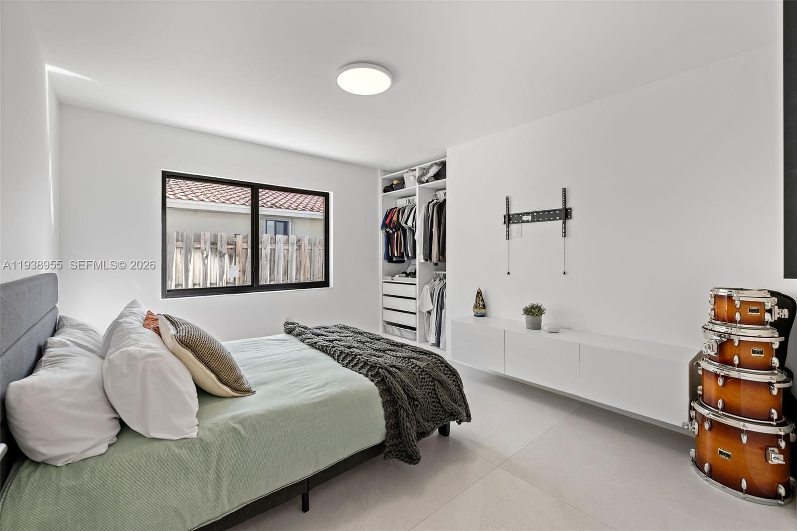 ROYAL OAKS - Residential