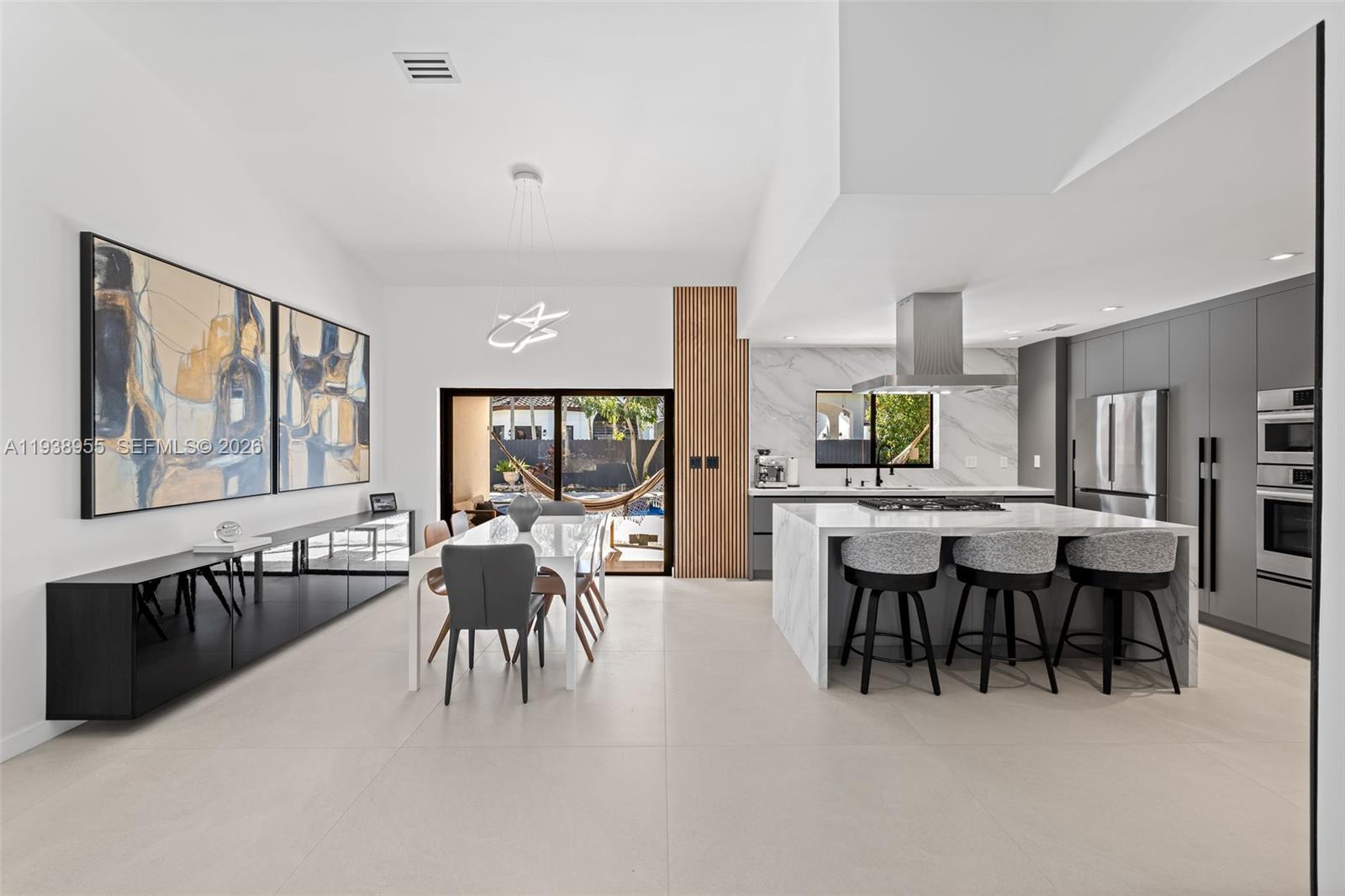 ROYAL OAKS - Residential