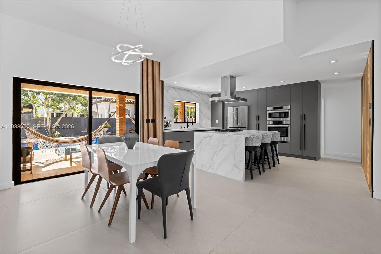 ROYAL OAKS - Residential