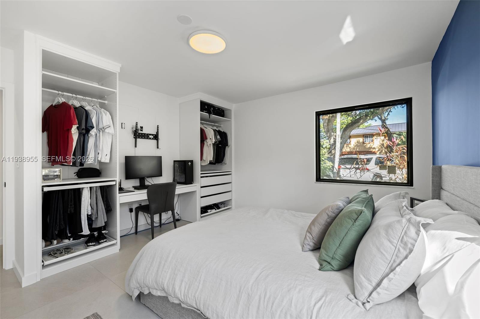 ROYAL OAKS - Residential