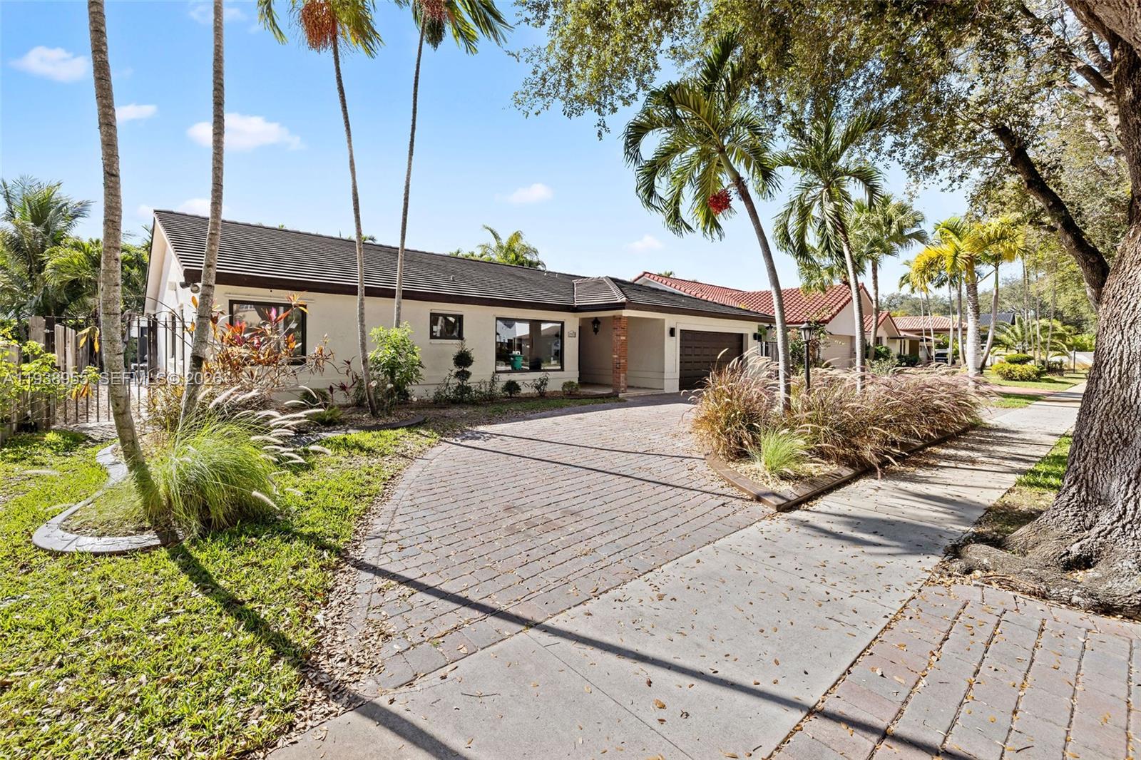 ROYAL OAKS - Residential