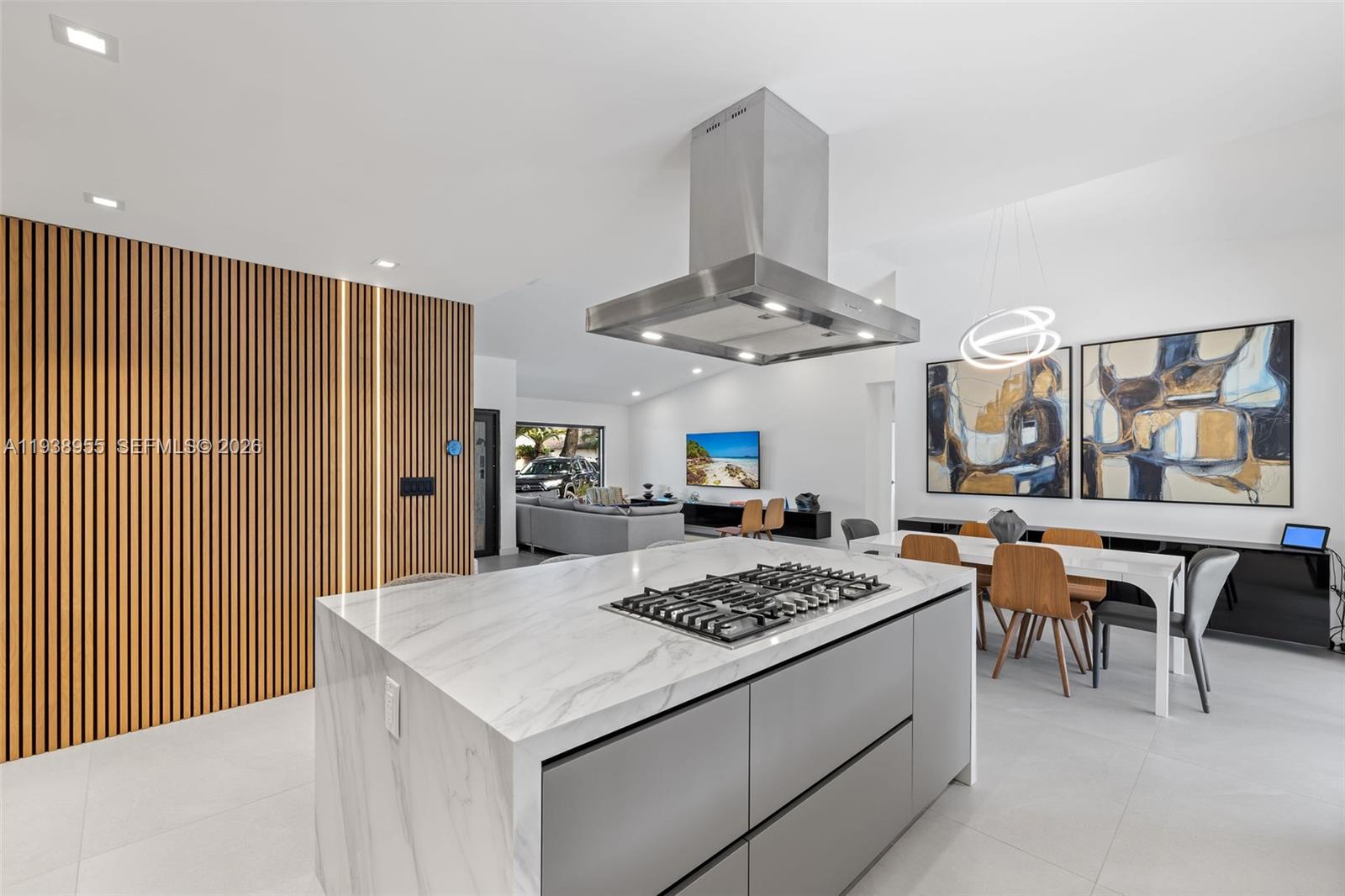 ROYAL OAKS - Residential