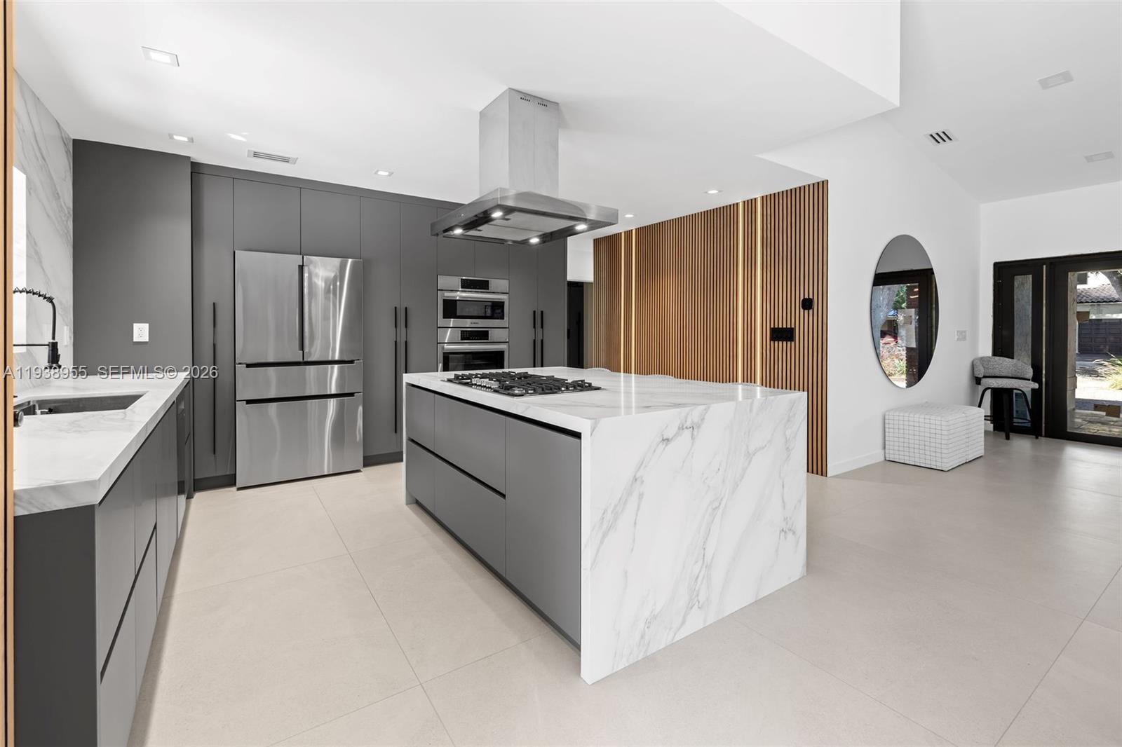 ROYAL OAKS - Residential