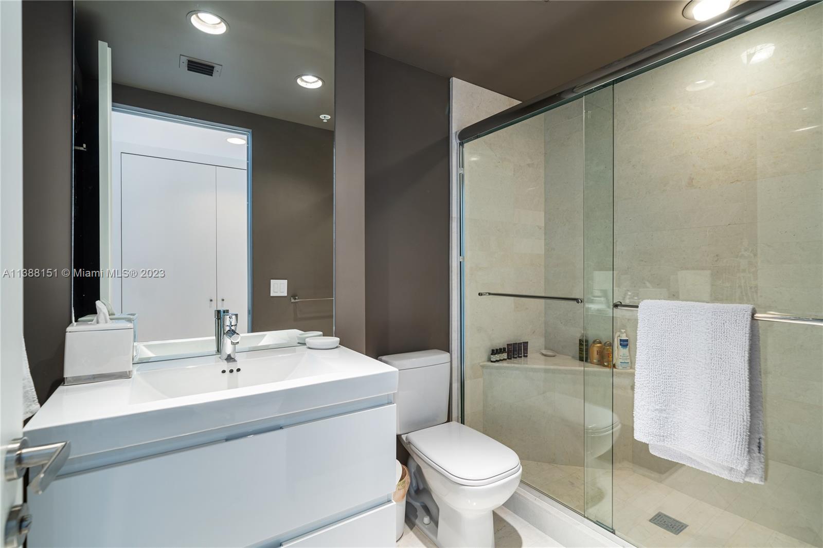 MARINA PALMS RESIDENCES N - Residential