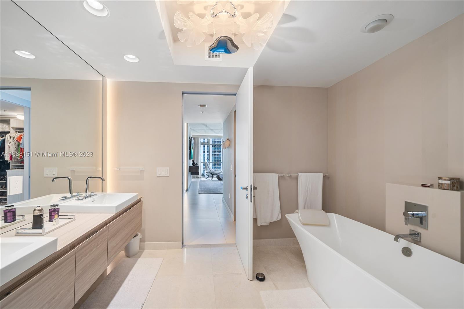 MARINA PALMS RESIDENCES N - Residential