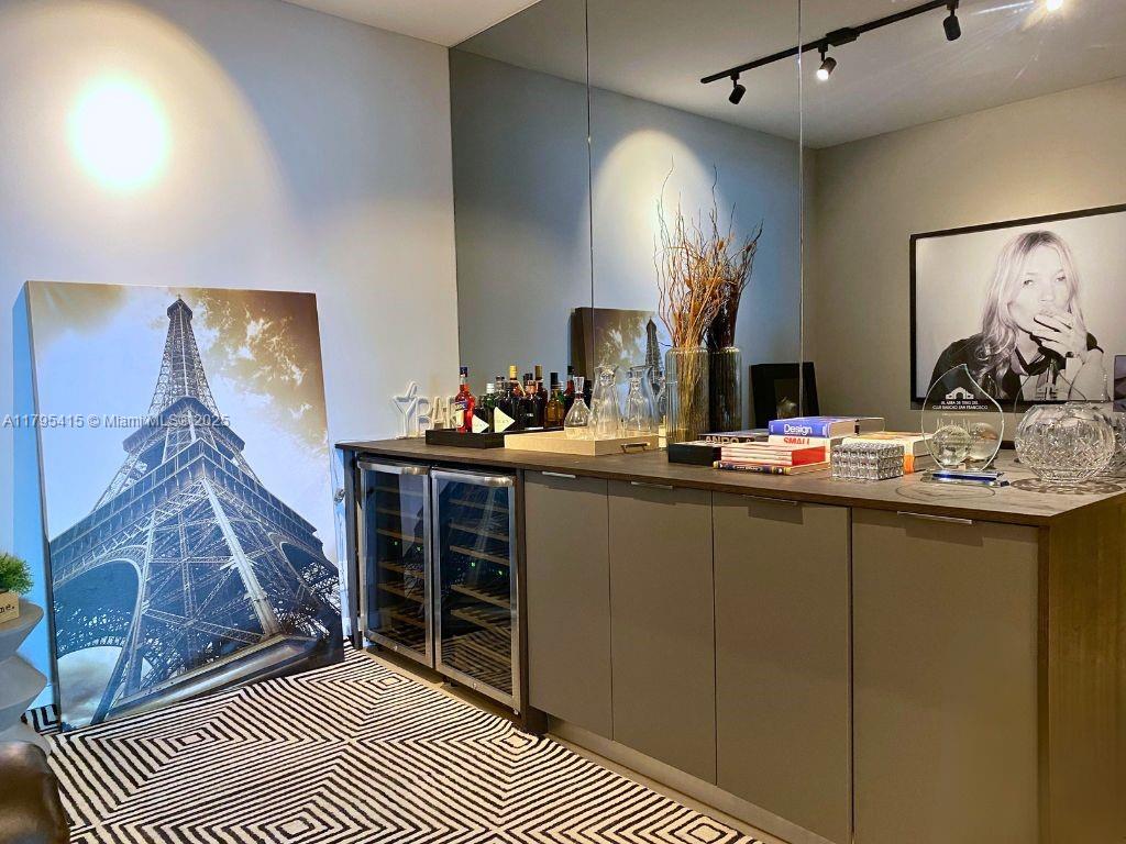 888 Biscayne Blvd 2405