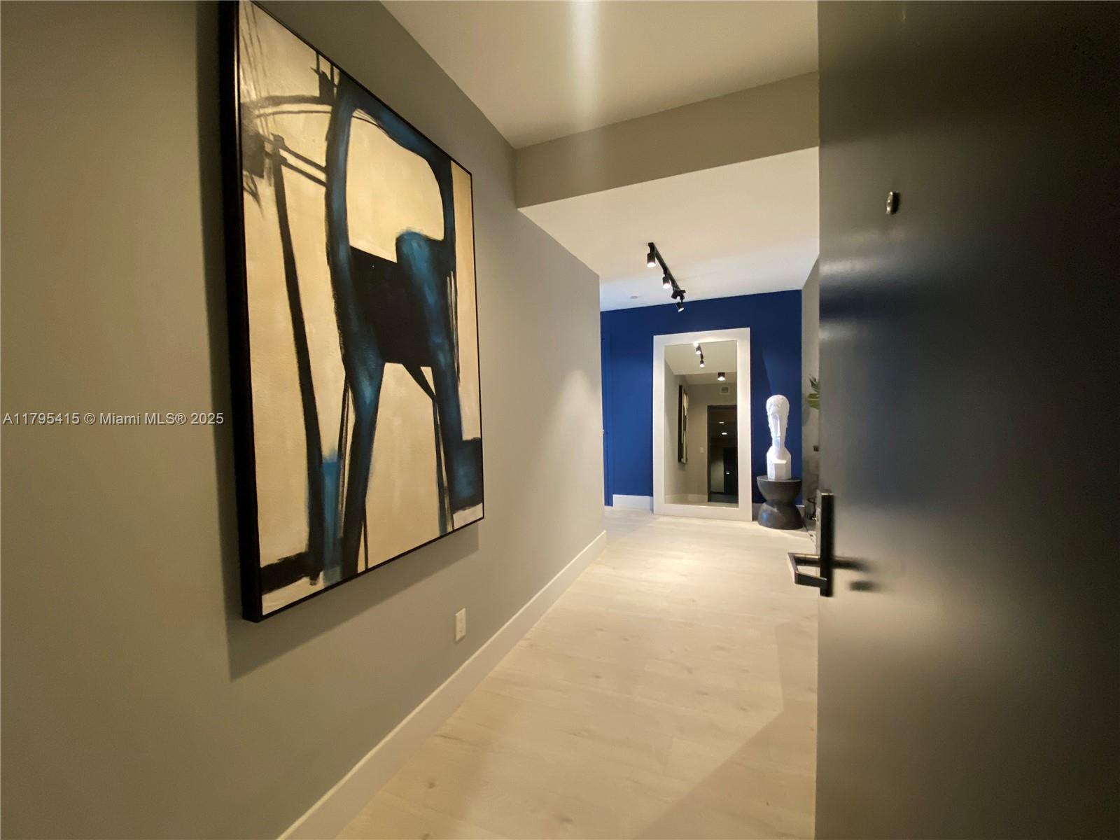 888 Biscayne Blvd 2405