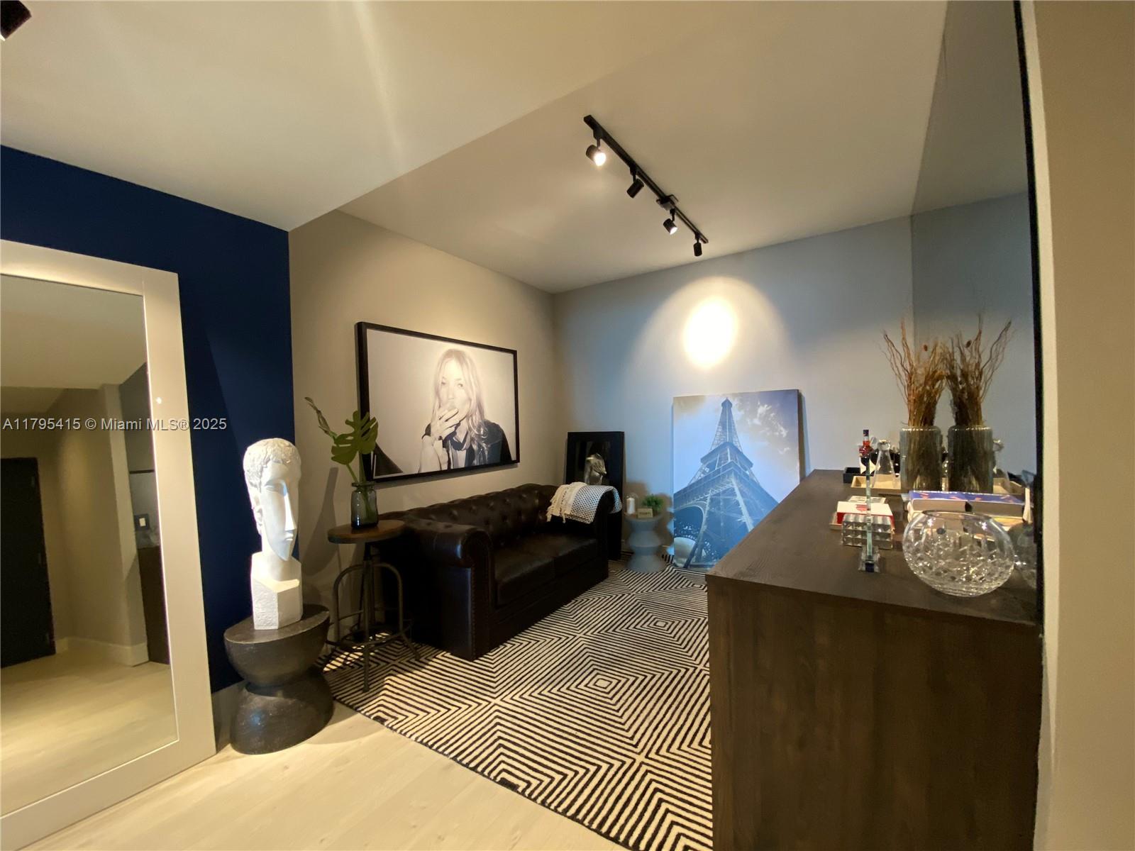 888 Biscayne Blvd 2405