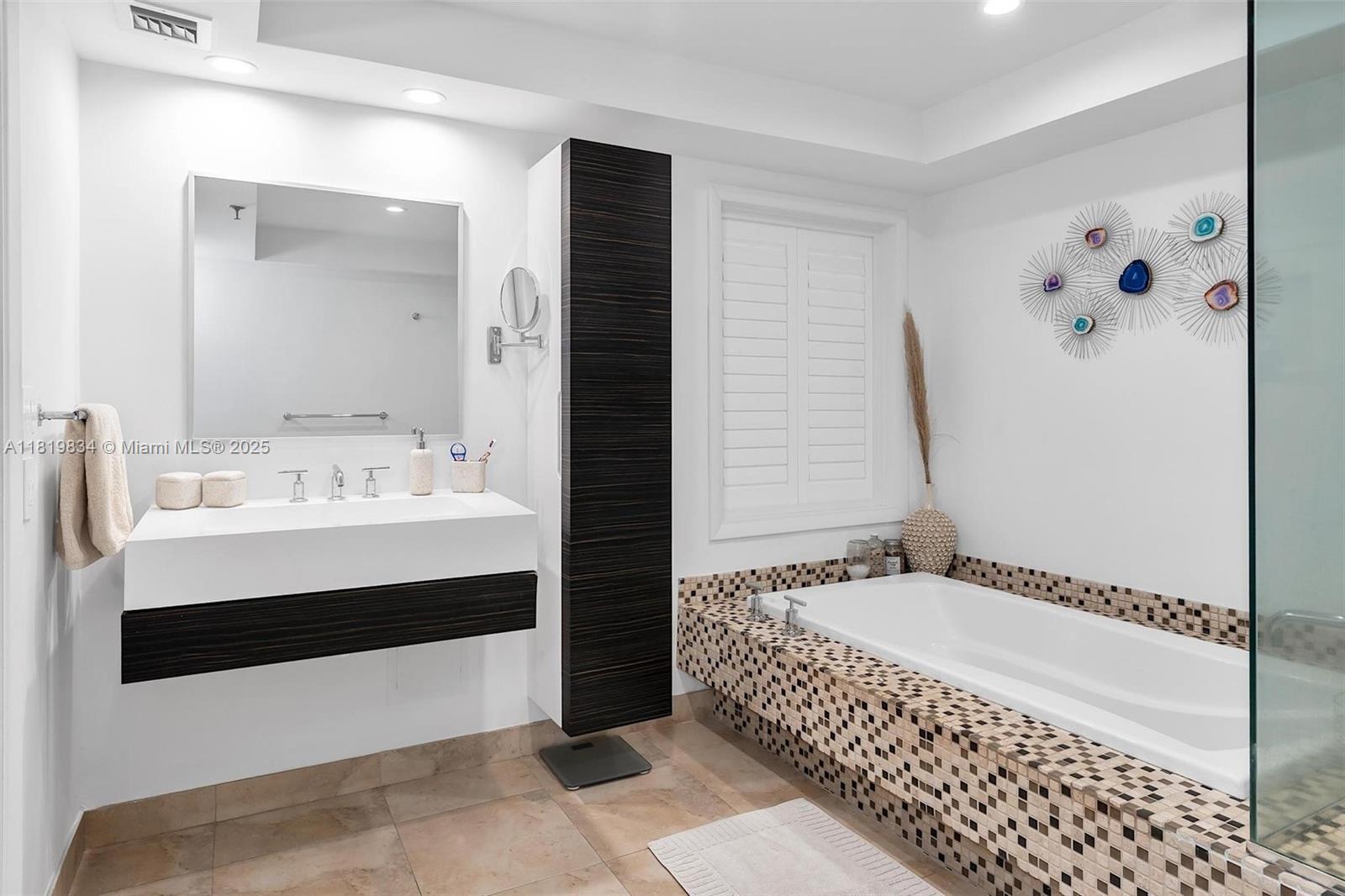 NINE ISLAND AVENUE CONDO - Residential Lease