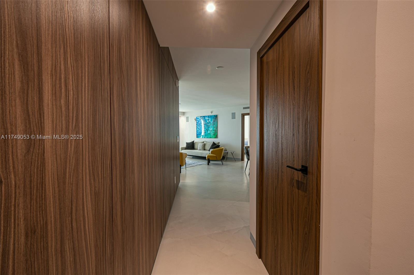 LA PERLA CONDO - Residential Lease