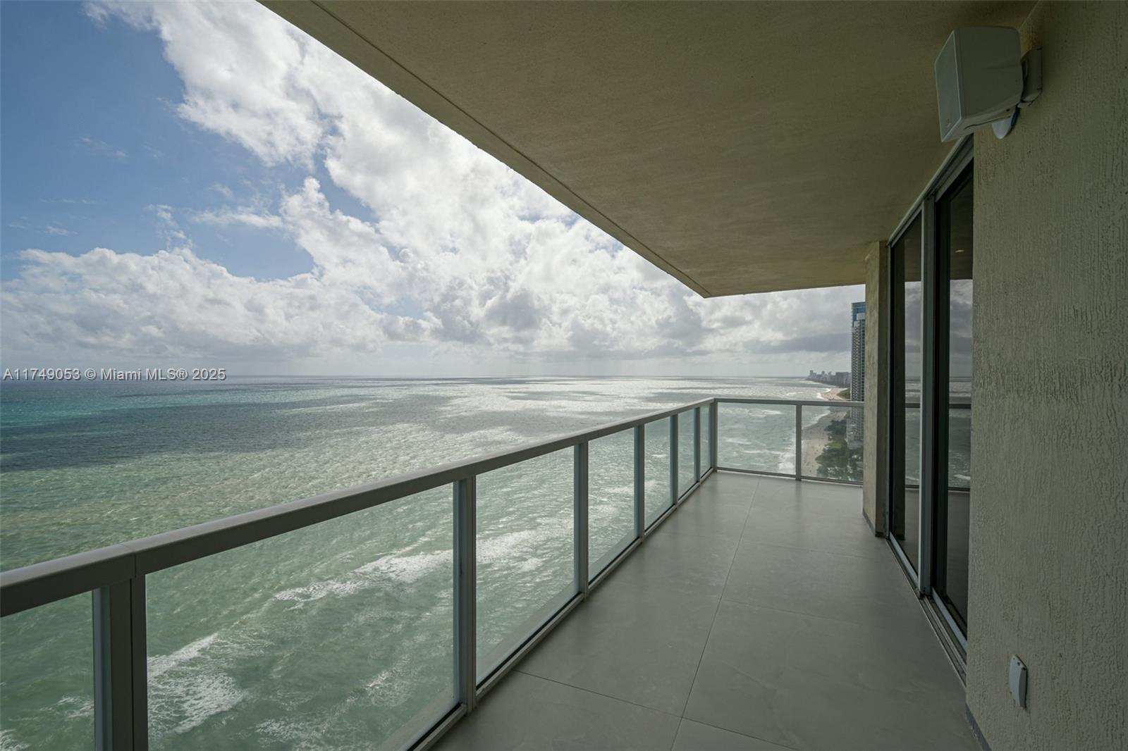 16699 Collins Ave 3202